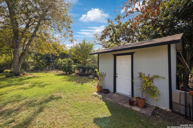 exterior space featuring a yard