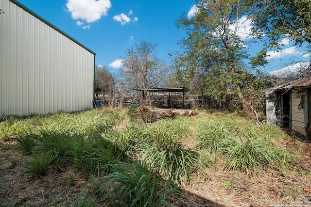 522 Ave B, Poteet, TX 78065 - view of yard