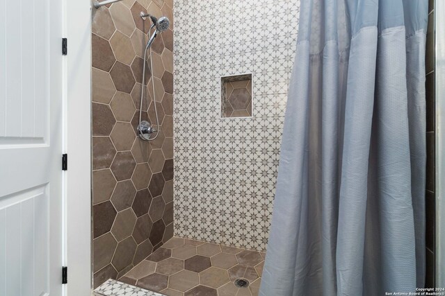 bathroom with walk in shower