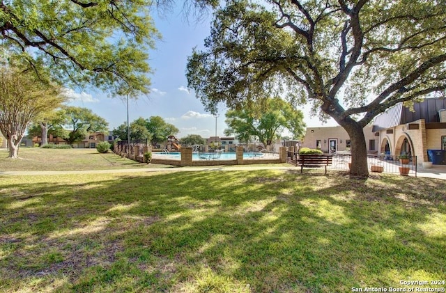 6810 Crown Rdg, San Antonio, TX 78239 - view of property's community with a swimming pool