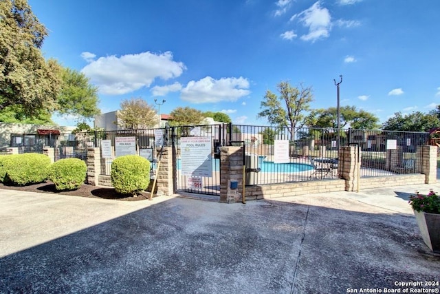 6810 Crown Rdg, San Antonio, TX 78239 - gate with fence and a community pool