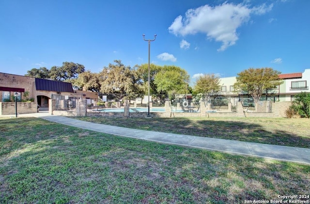 6810 Crown Rdg, San Antonio, TX 78239 - view of property's community featuring a swimming pool