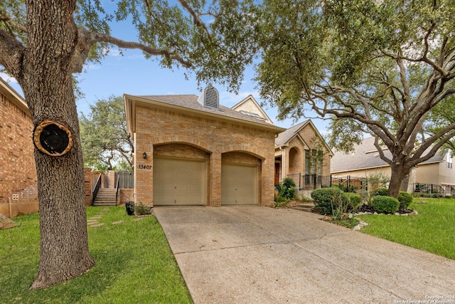 view of front of home with a front yard