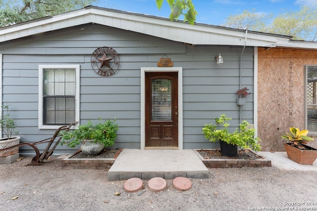 view of entrance to property