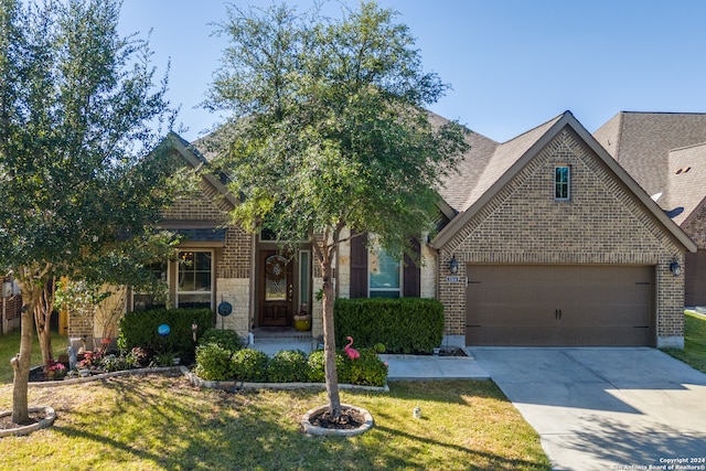 view of front of home with a front yard