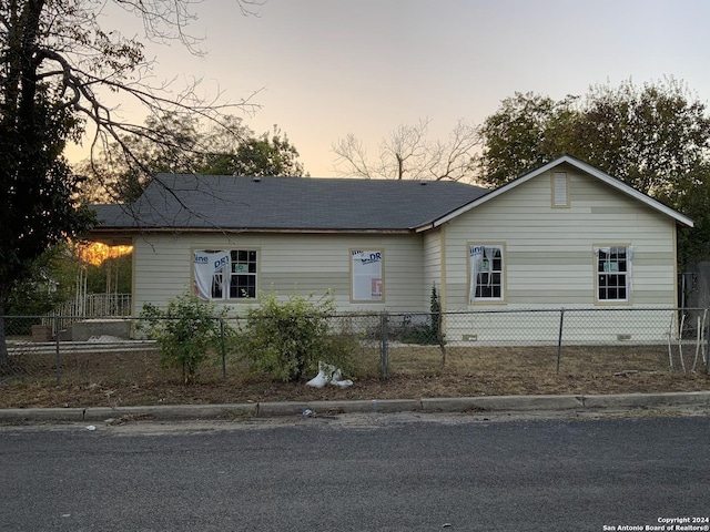 341 Avondale Ave, San Antonio, TX 78223 - view of front facade featuring roof with shingles and a fenced front yard