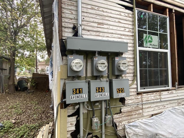 341 Avondale Ave, San Antonio, TX 78223 - exterior view of electric meter