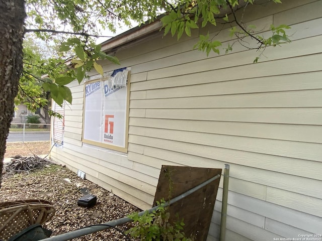 341 Avondale Ave, San Antonio, TX 78223 - view of side of home