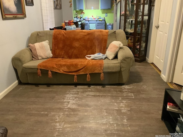 341 Avondale Ave, San Antonio, TX 78223 - living area with wood finished floors and baseboards