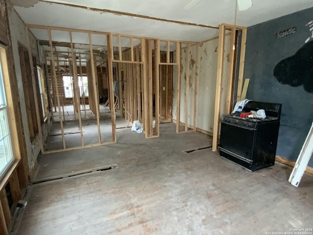 341 Avondale Ave, San Antonio, TX 78223 - view of miscellaneous room