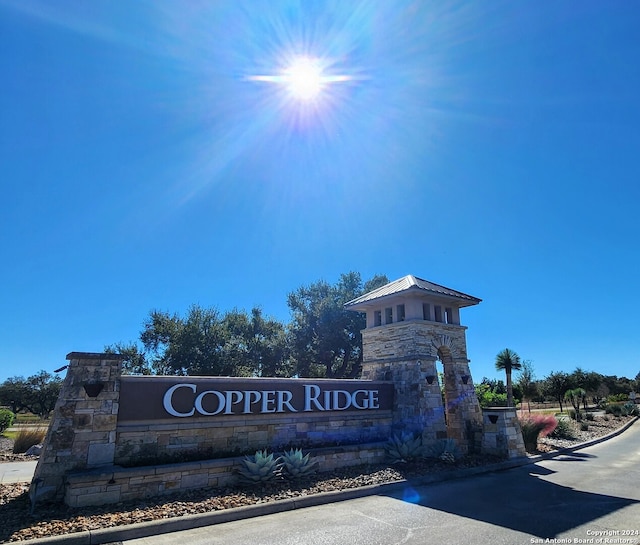 view of community / neighborhood sign