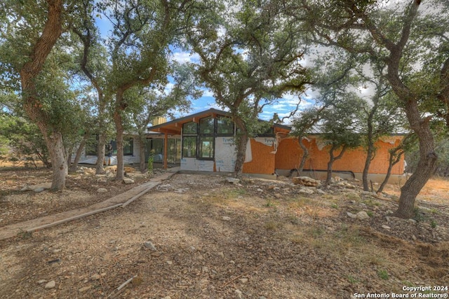 1722 Paradise Pkwy, Canyon Lake, TX 78133 - view of yard with a sunroom