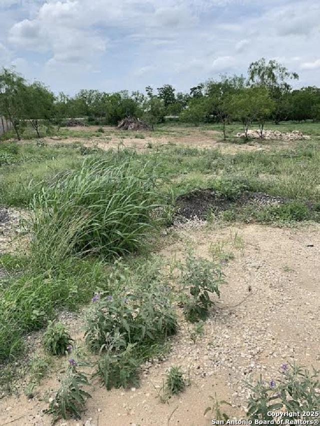 754 Crk 6843, Lytle, TX 78052