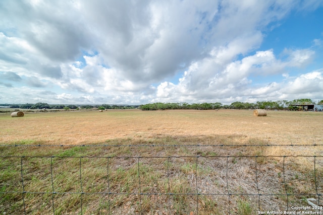 view of yard featuring a rural view