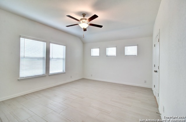 empty room featuring ceiling fan