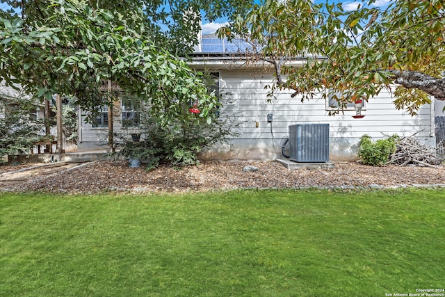 view of yard featuring cooling unit