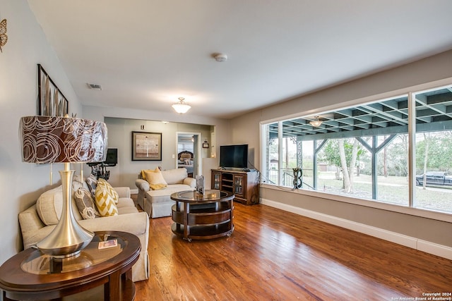 6531 Fox Run, San Antonio, TX 78233 - living area featuring wood finished floors and baseboards