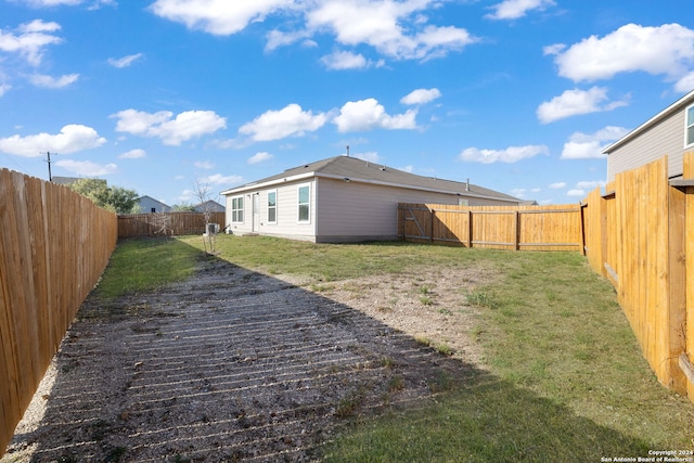 exterior space featuring a lawn