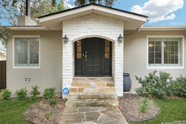 view of property entrance