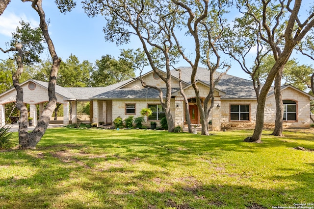 view of front of property with a front yard