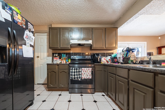 kitchen featuring electric stove, black fridge with ice dispenser, a textured ceiling, and sink