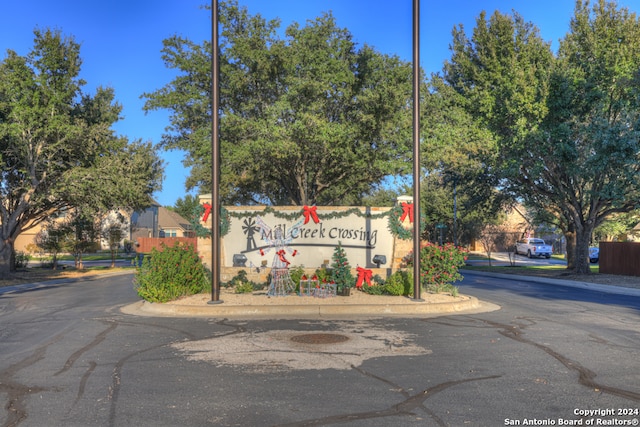 view of community / neighborhood sign