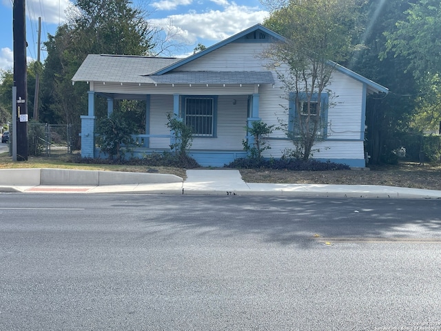 view of front of home featuring a porch