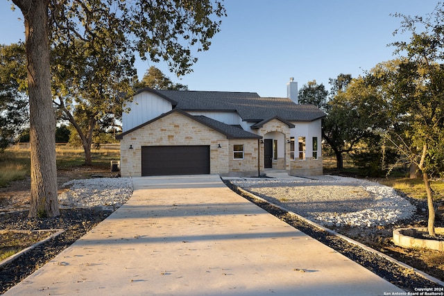 view of front facade with a garage