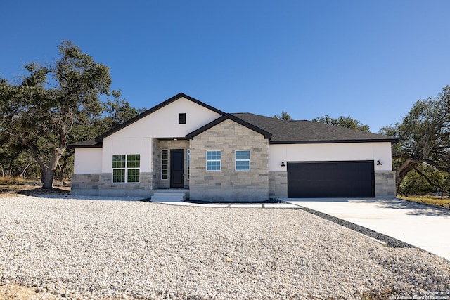 view of front facade featuring a garage