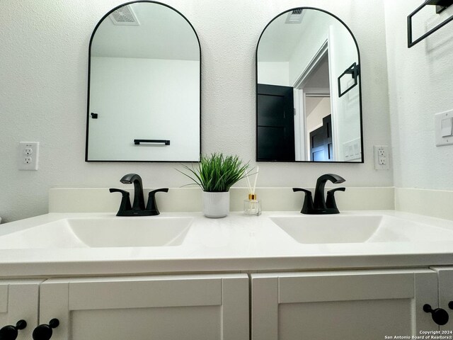 728 Rittiman, Terrell Hills, TX 78209 - full bath featuring double vanity