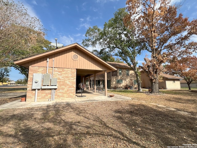 view of front of home featuring a patio area