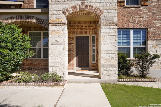 view of property entrance