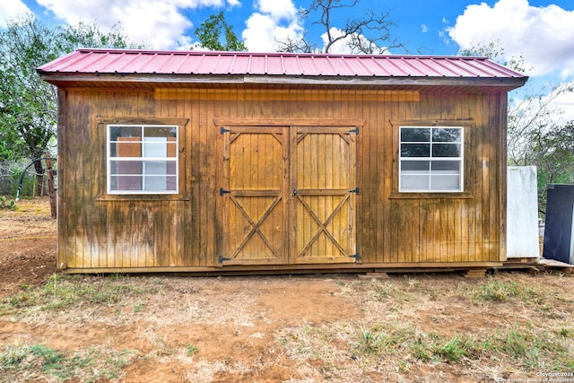 view of outdoor structure