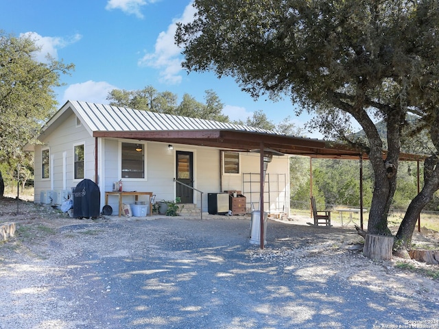 view of front of property