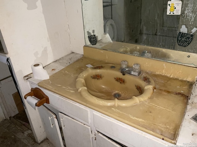 5222 Lark, San Antonio, TX 78228 - bathroom with vanity