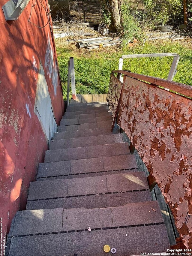 5222 Lark, San Antonio, TX 78228 - view of stairway
