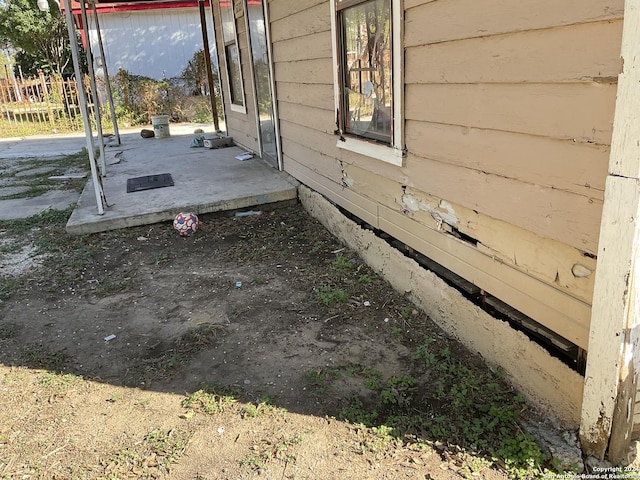 5222 Lark, San Antonio, TX 78228 - view of patio