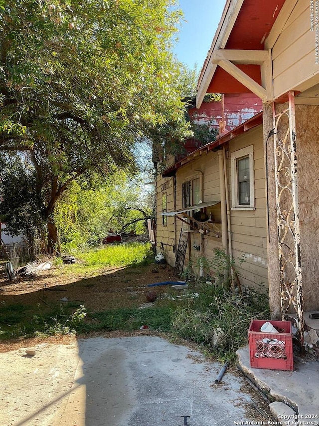 5222 Lark, San Antonio, TX 78228 - view of yard featuring a patio