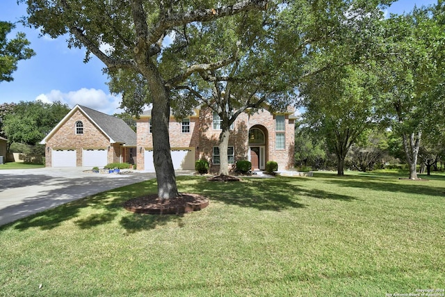 view of front of property with a front yard