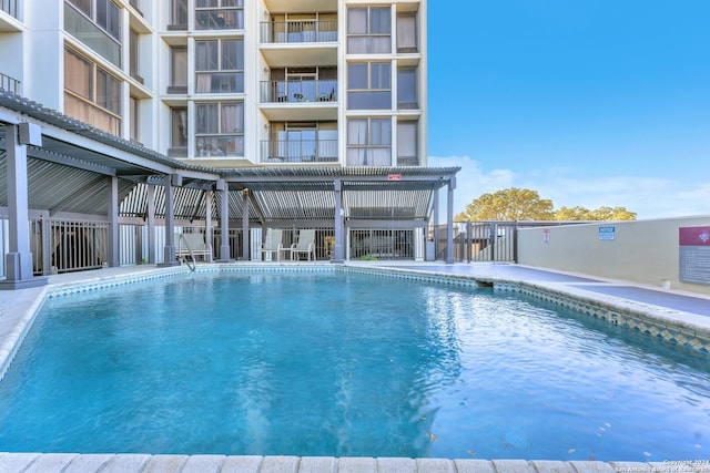 view of swimming pool