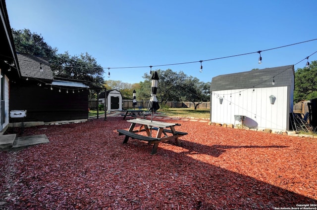 view of yard with a shed