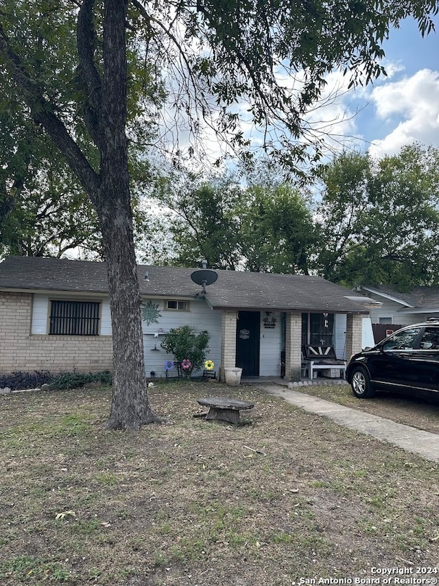 view of front of property