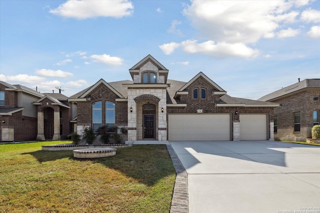 view of front of property with a front lawn