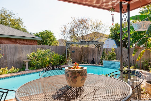 view of swimming pool