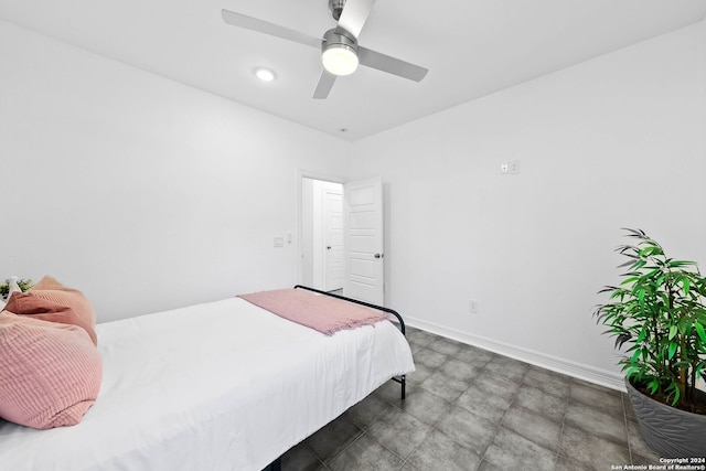 bedroom with ceiling fan