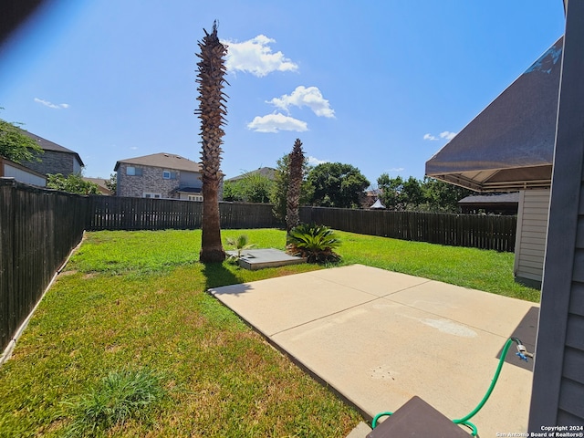 view of yard with a patio