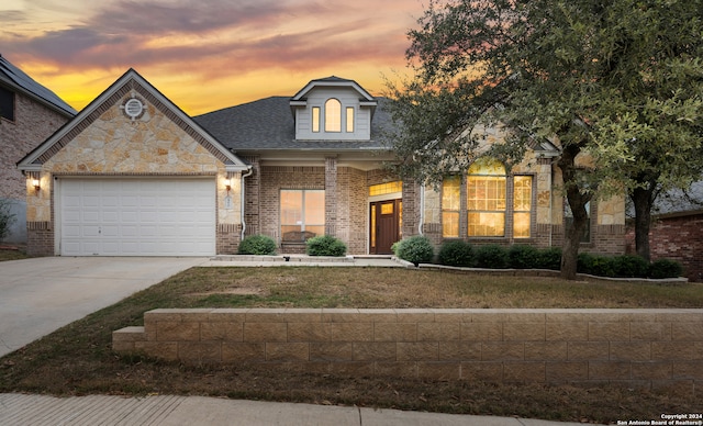 view of front facade with a garage