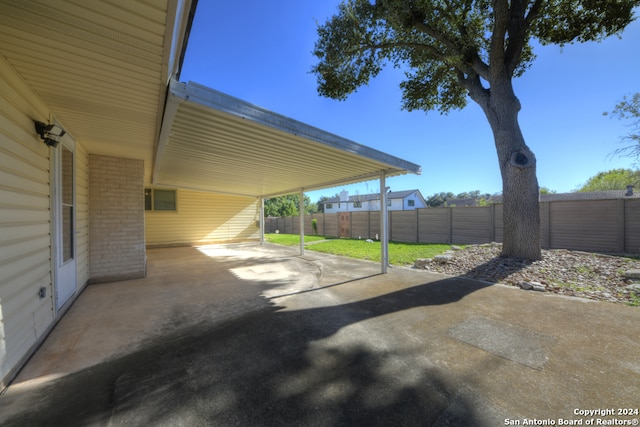 view of yard featuring a patio area