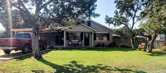 view of front of house featuring a front yard