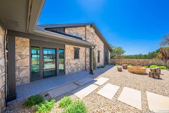 160 Mountain Way, Kerrville, TX 78028 - fenced backyard with a patio